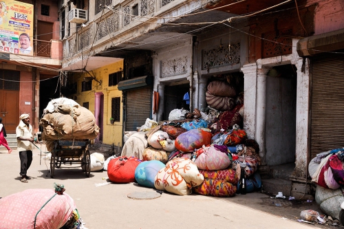 Even the laundry bags in India al colourfull (India, 2016)